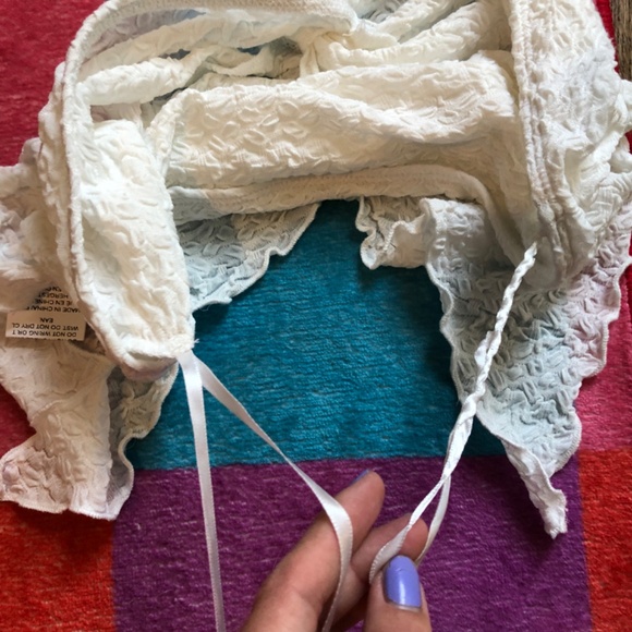 Free With Purchase Womens SHEIN Small Crop Flowey Cream Top Tube Top Strapless - Picture 4 of 4